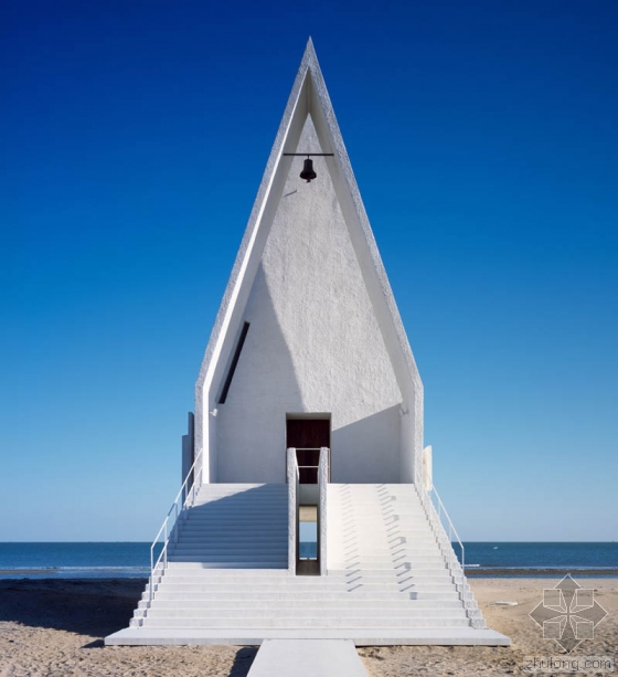 北戴河又添了一座新建筑 白色教堂合你口味么？